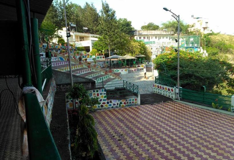 Pratikruti The Lakeview Resort