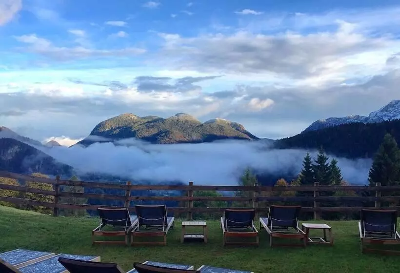 リゾートホテル Chalet Hôtel Borgo Eibn Mountain Lodge