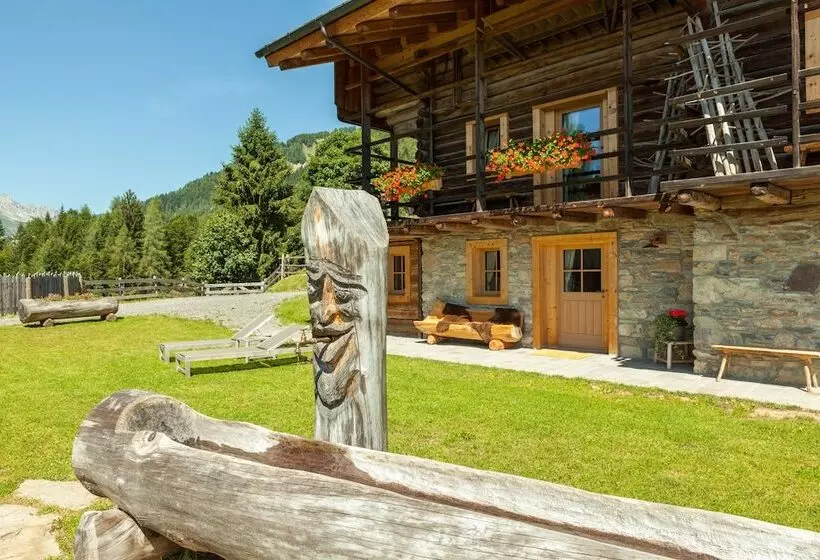 リゾートホテル Chalet Hôtel Borgo Eibn Mountain Lodge