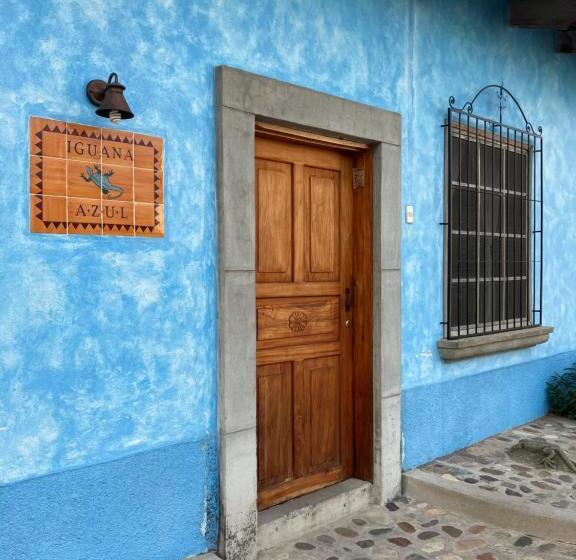 Hostel Iguana Azul