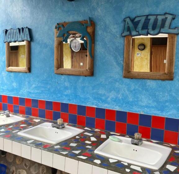 Hostel Iguana Azul