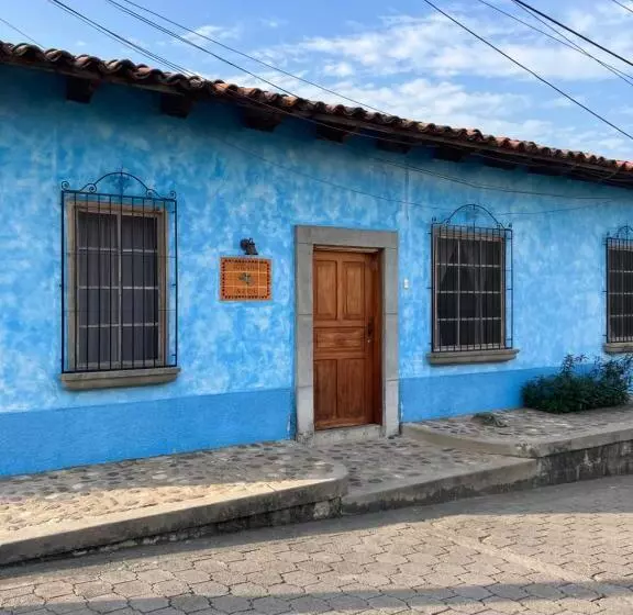Hostel Iguana Azul