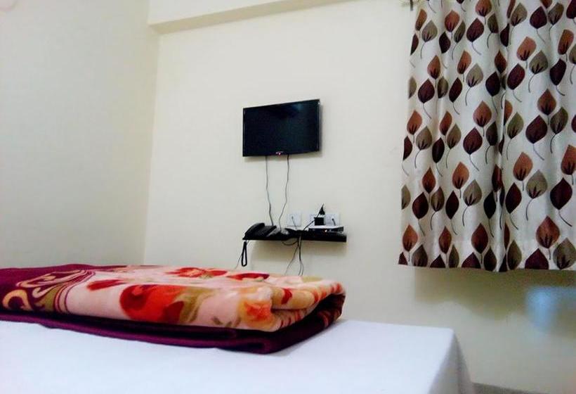 בית מלון כפרי Kesar Vilas