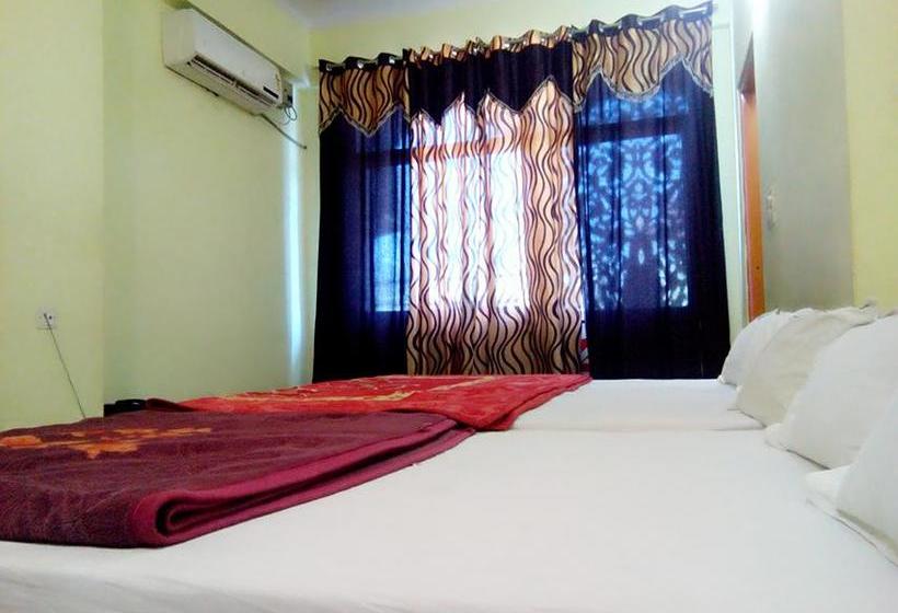 בית מלון כפרי Kesar Vilas