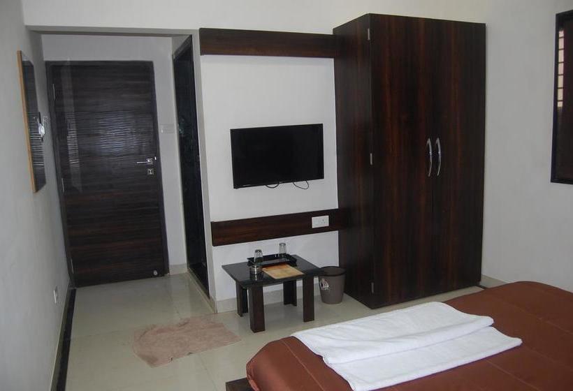 OYO 8022 Hotel Sunil Inn