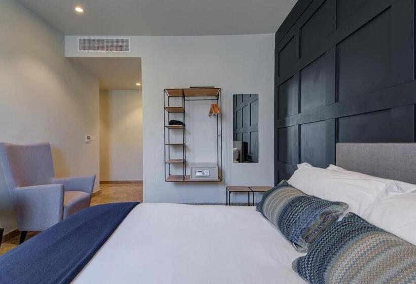 هتل The Manoel Boutique