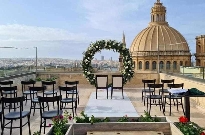 هتل The Manoel Boutique