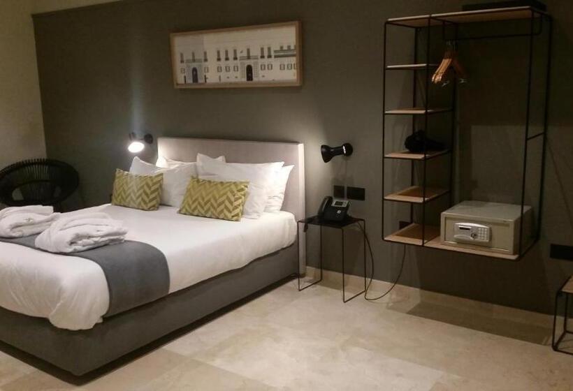 هتل The Manoel Boutique