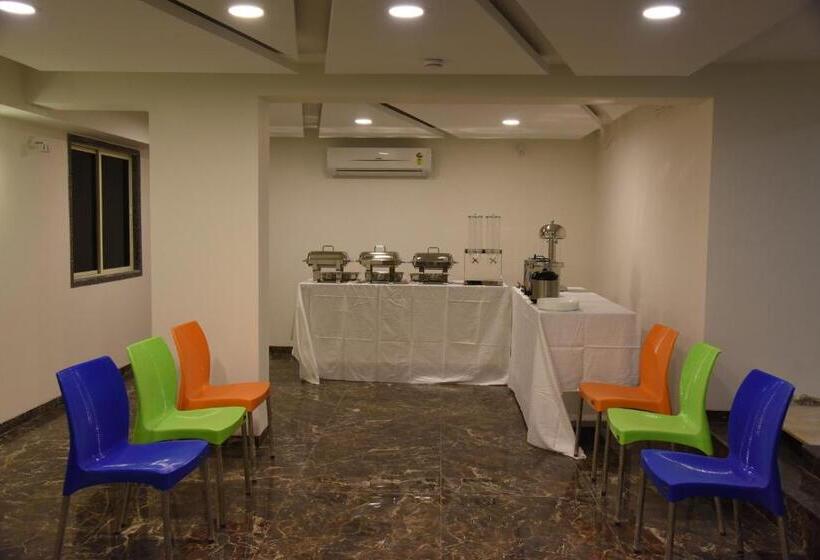 The Pacific Hotel, Vadodara