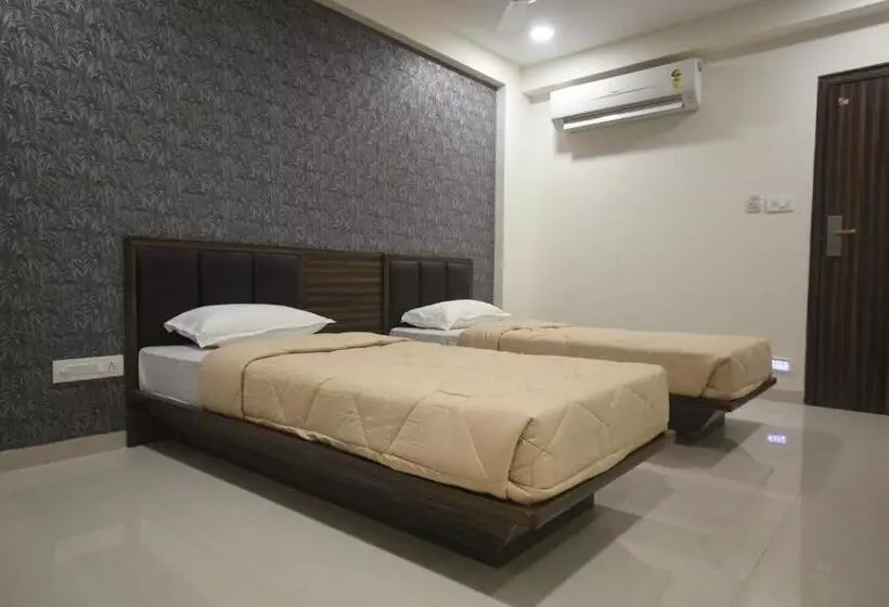 The Pacific Hotel, Vadodara