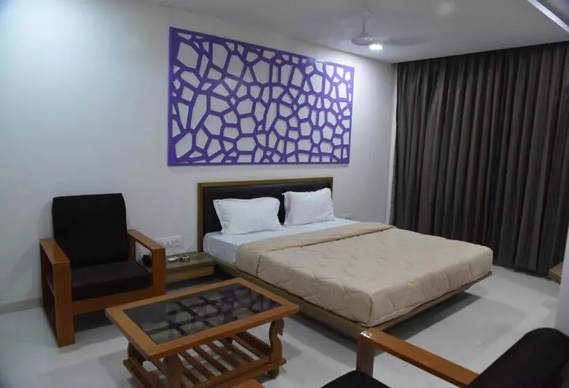 The Pacific Hotel, Vadodara