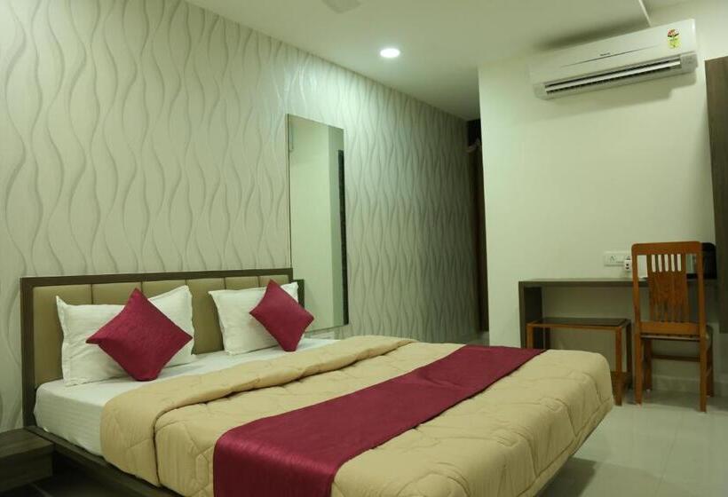 The Pacific Hotel, Vadodara