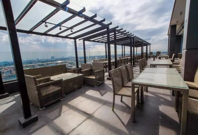 Hotelli Zen Rooms West Avenue