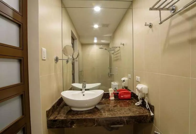 Hotelli Zen Rooms West Avenue