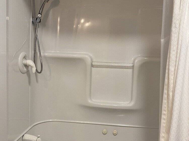 مبيت وإفطار The Montague Rose Inn & Cafe