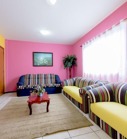 Cabanas Hostel & Suites