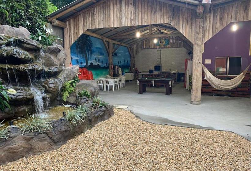 Cabanas Hostel & Suites