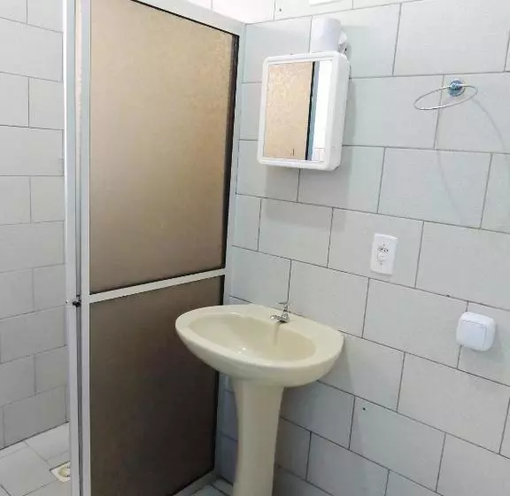 Cabanas Hostel & Suites