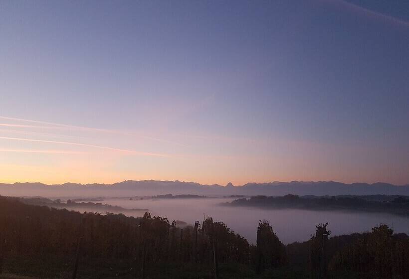 Clos Mirabel Manor   B&b