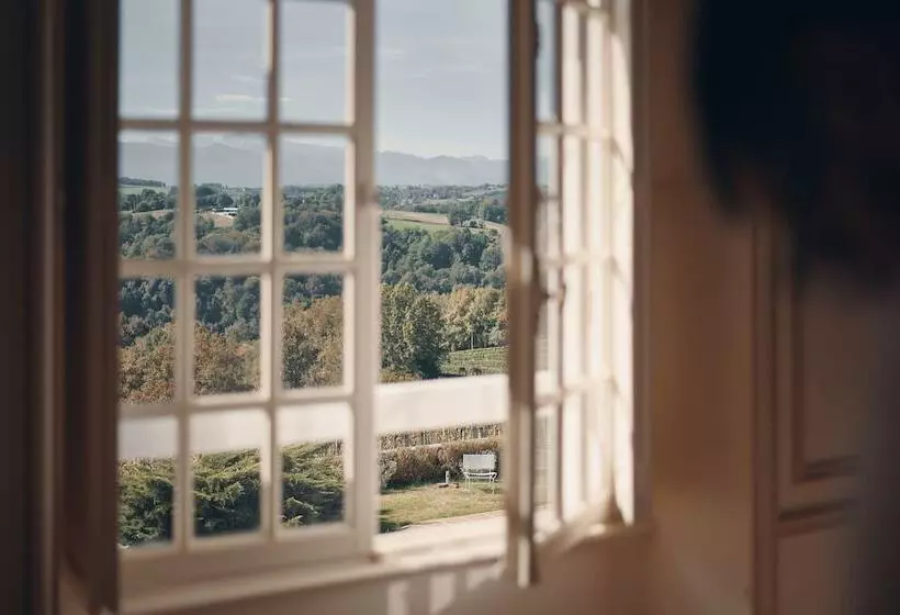 Clos Mirabel Manor   B&b