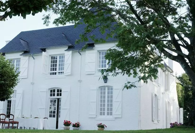 Clos Mirabel Manor   B&b