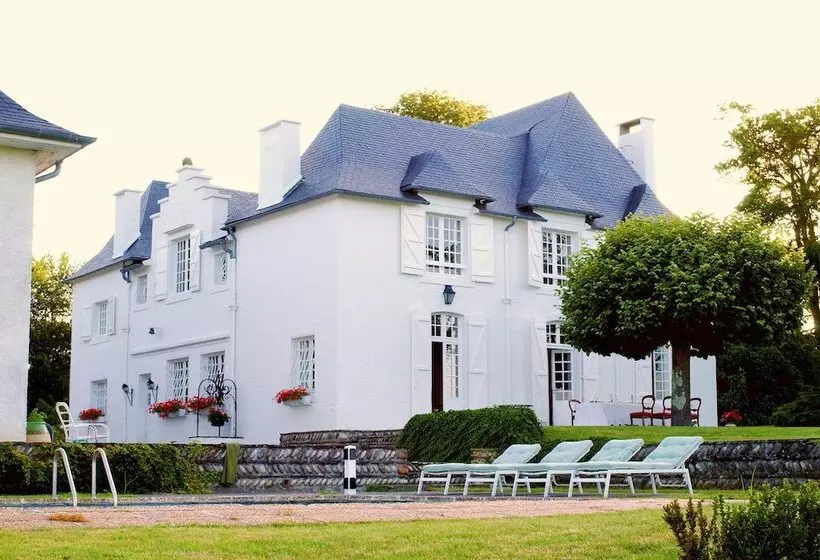 Clos Mirabel Manor   B&b