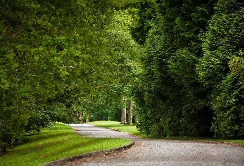 Clos Mirabel Manor   B&b