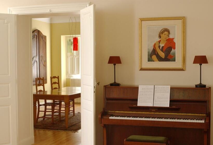 Clos Mirabel Manor   B&b