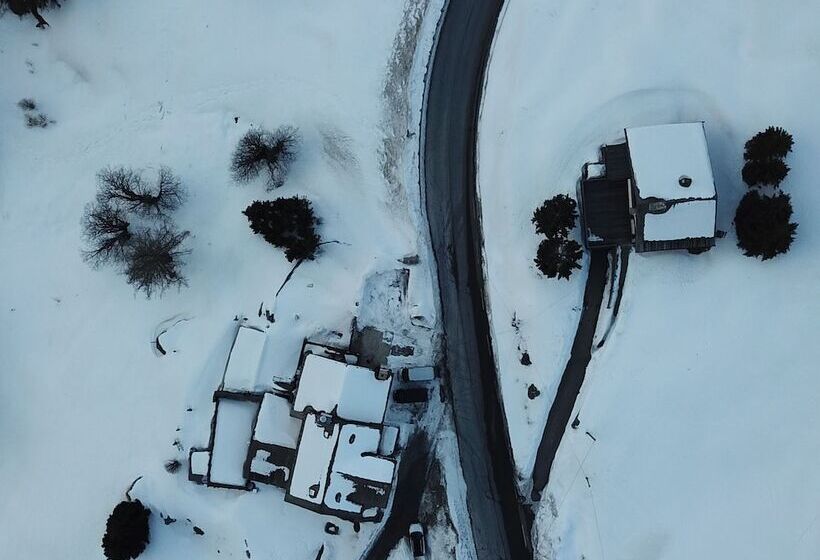 בית מלון כפרי Clausis