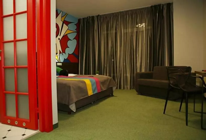 ホテル Emigrand Art