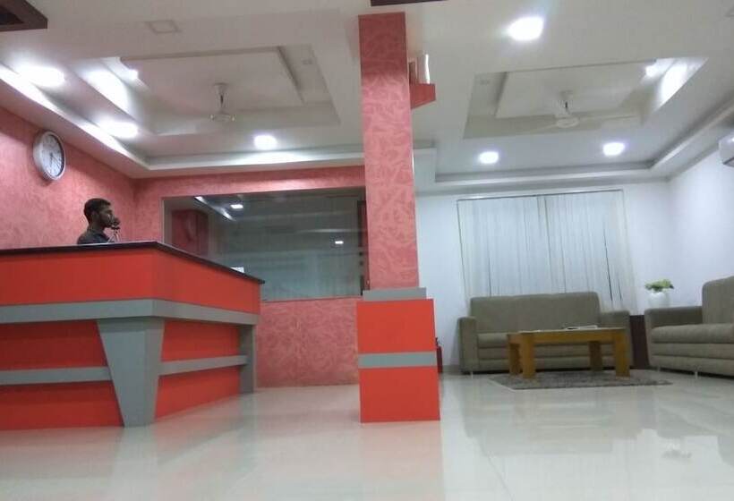 Отель Kaypees Inn