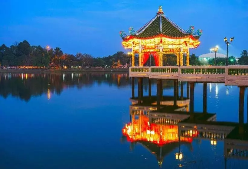 ホテル Kumkaew Udon