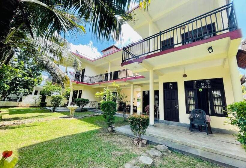 Отель Pelli Riverine