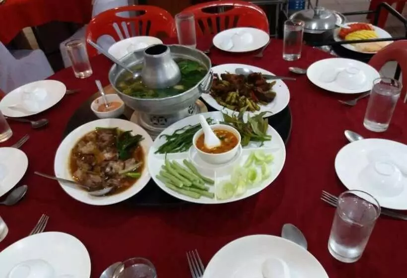 ホテル Petchkasem Grand