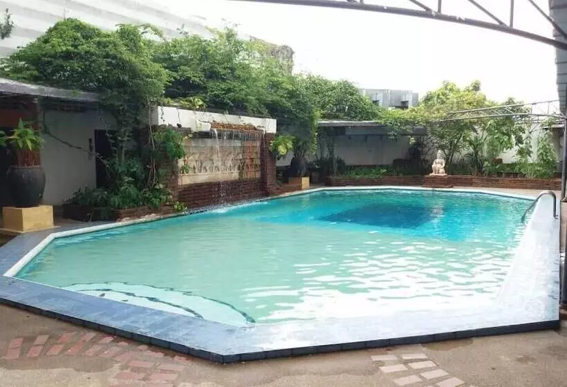 ホテル Petchkasem Grand