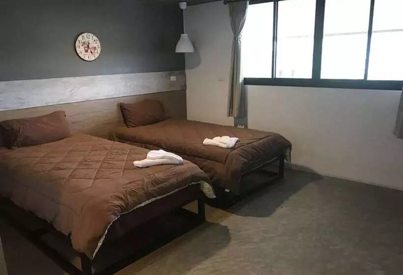 Hotelli Takuapa Station