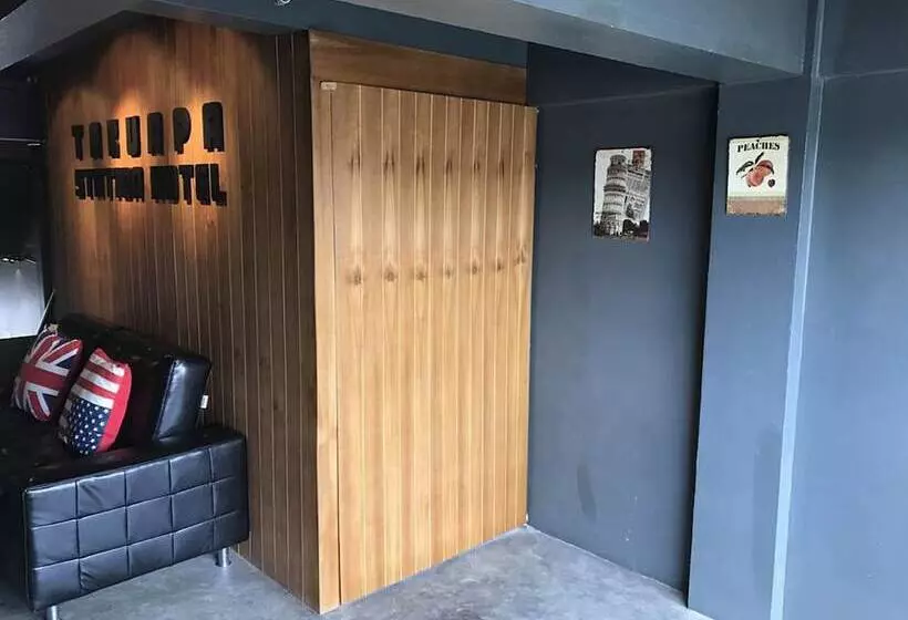 Hotelli Takuapa Station