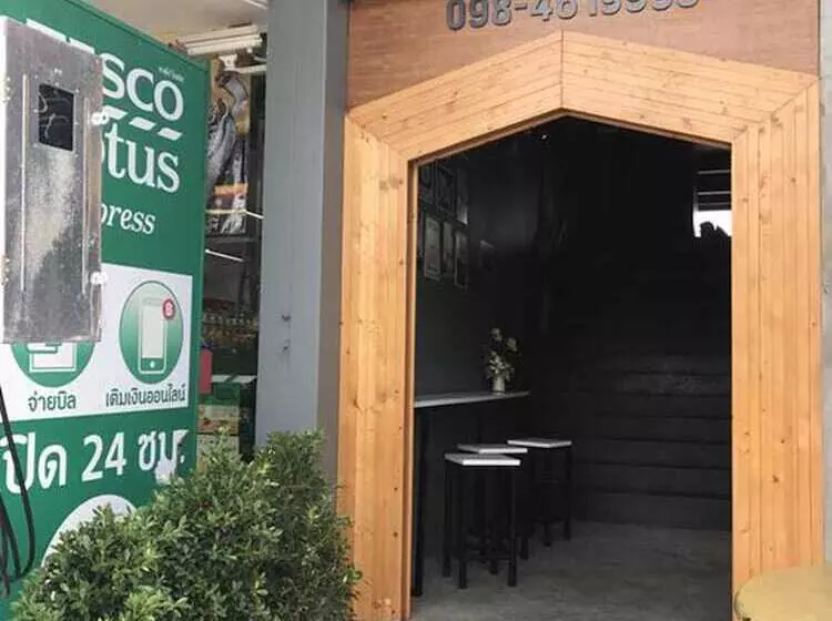 Hotelli Takuapa Station