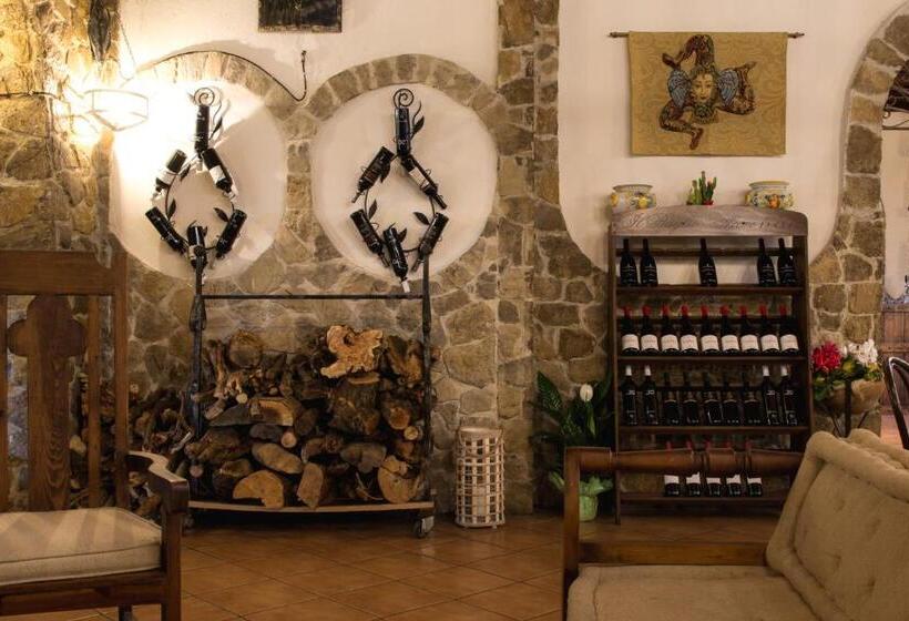 בית מלון כפרי Castello Di Giuliano