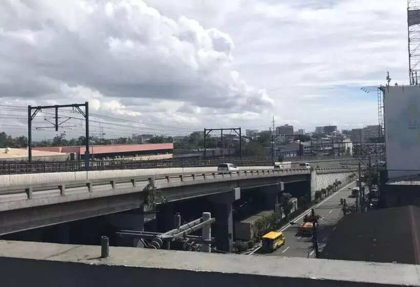 Hometown Hotel Makati   Edsa