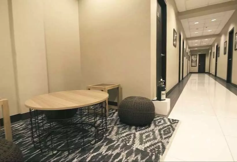 Hometown Hotel Makati   Edsa