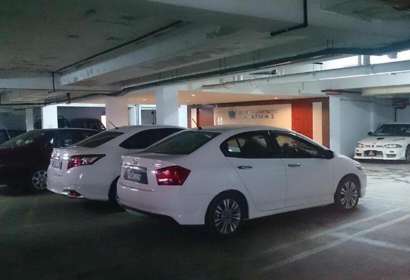 & Apartment Ambassador 3