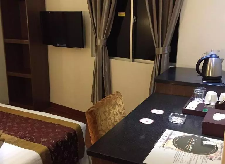 & Apartment Ambassador 3