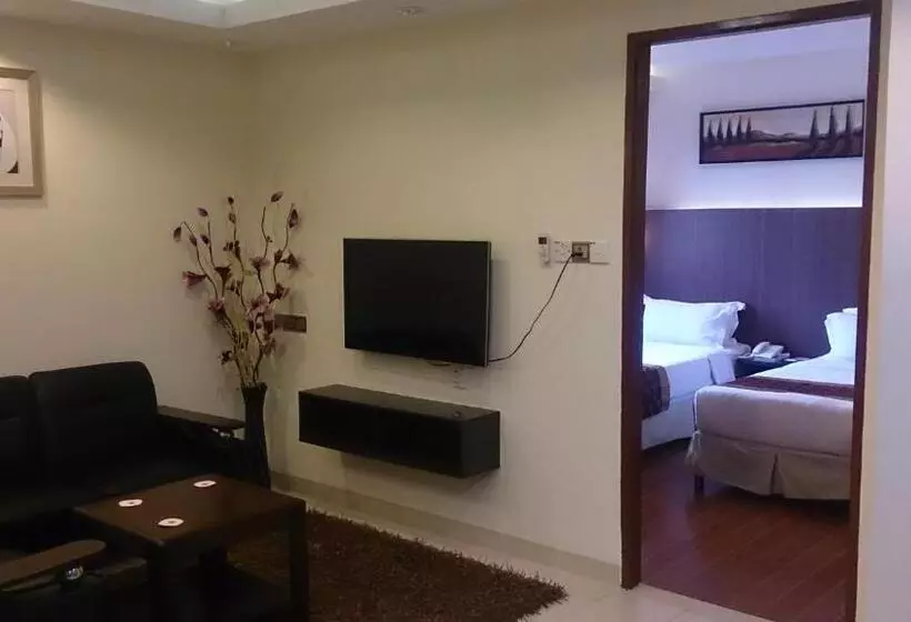 & Apartment Ambassador 3