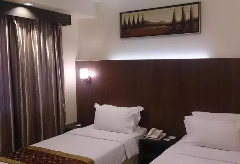 & Apartment Ambassador 3
