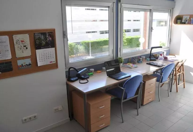 Retkeilymaja Residencia Tomás Alfaro Fournier