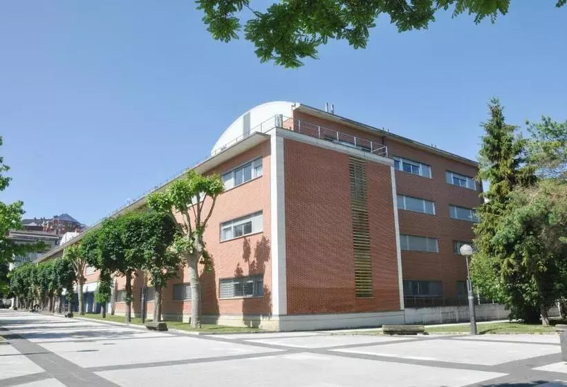 Retkeilymaja Residencia Tomás Alfaro Fournier