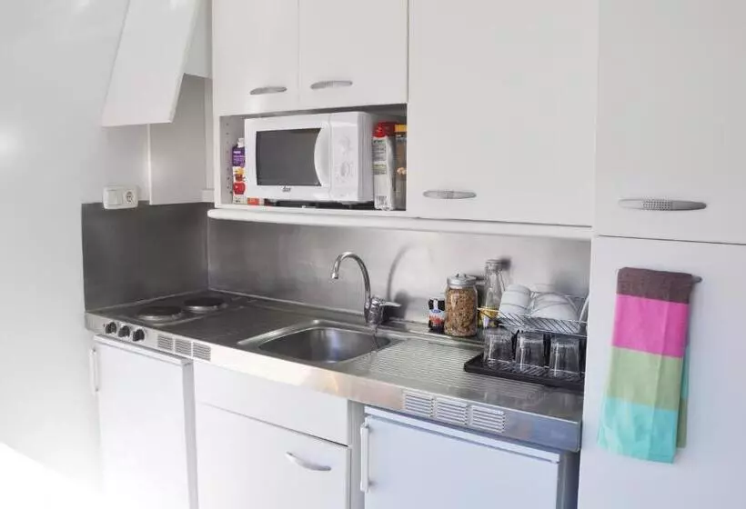 Retkeilymaja Residencia Tomás Alfaro Fournier