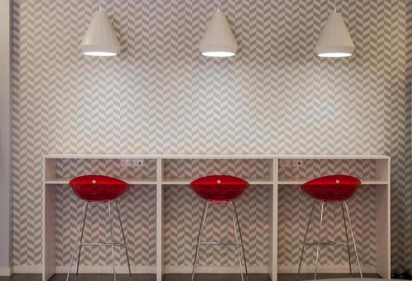 هاستل Residencia Tomás Alfaro Fournier