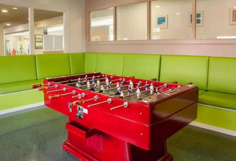 Retkeilymaja Residencia Tomás Alfaro Fournier